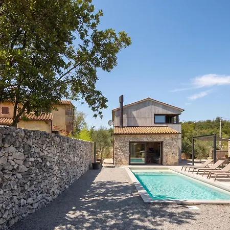 Villa Iron Lady - Private Pool & Sea View *