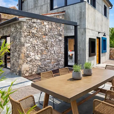 Iron Lady - Private Pool & Sea View Villa Labin