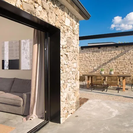 Iron Lady - Private Pool & Sea View * Labin